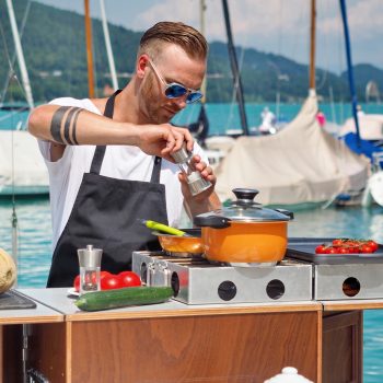 Cuisine Lifestlye - Sascha Zellinger mit seiner mobilen Küche von Camp Champ am Wörthersee