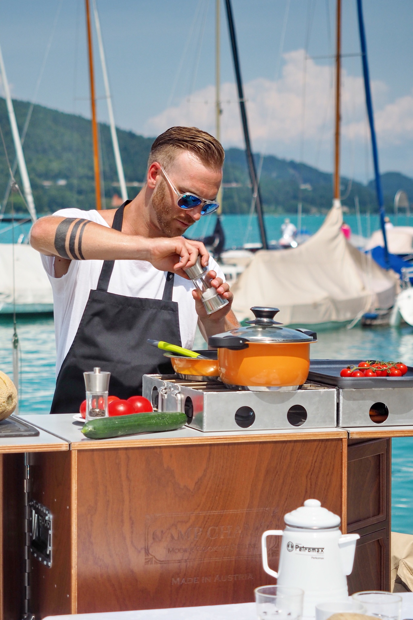 Cuisine Lifestlye - Sascha Zellinger mit seiner mobilen Küche von Camp Champ am Wörthersee